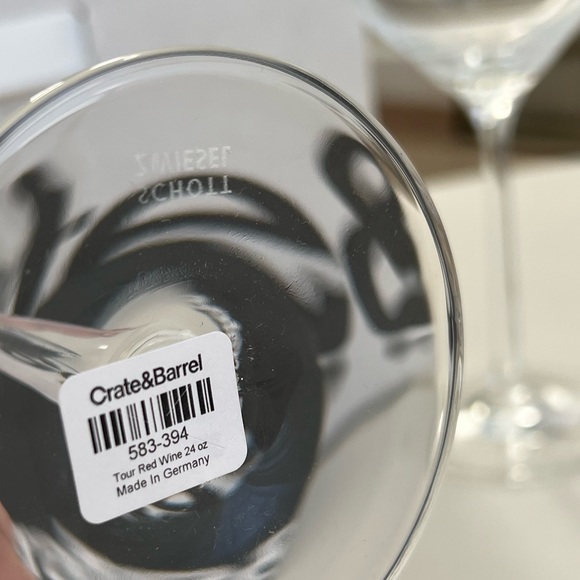 Crate & Barrel Tour Red Wine Glass Set of 4 - Picture 4 of 6